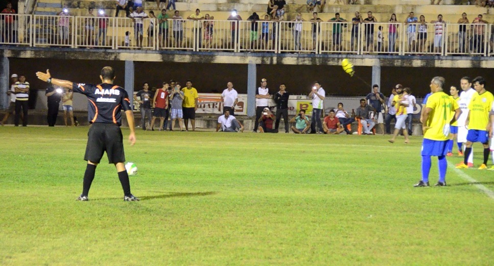 Futebol Solidário: Deputados Federais goleiam time de representantes de Jaru e Ji-Paraná