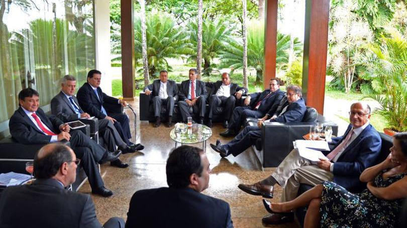 Governadores cobram medidas da União contra a crise