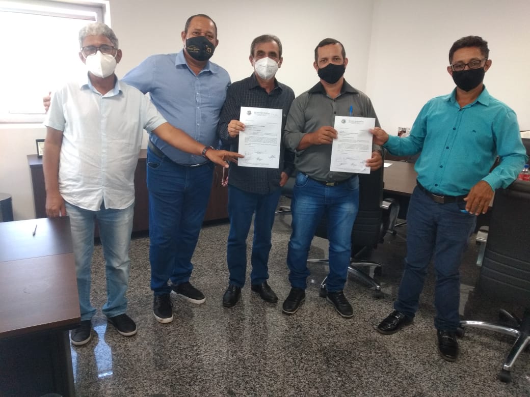 Vereadores confirmam com deputado Chiquinho da Emater emenda para compra de uma ensiladeira para atender produtores rurais de Cacaulândia