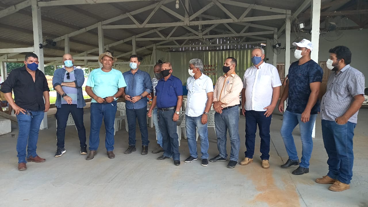 Diretor do DER-RO visita Cacaulândia e fala de projetos para o município, incluindo ciclovia, recuperação da RO e Projeto Tchau Poeira