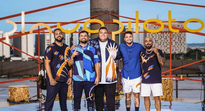 Grupo Menos é Mais tem vídeo de pagode mais assistido da história