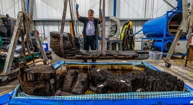 Caixão de 4 mil anos é encontrado enterrado em campo de golfe